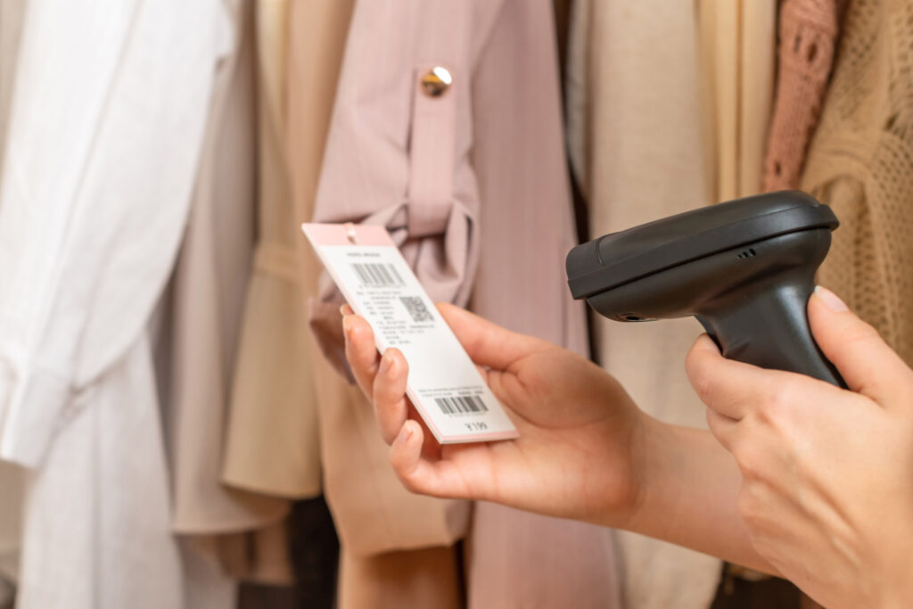 Bilde av en strekkodeleser som scanner en strekkode